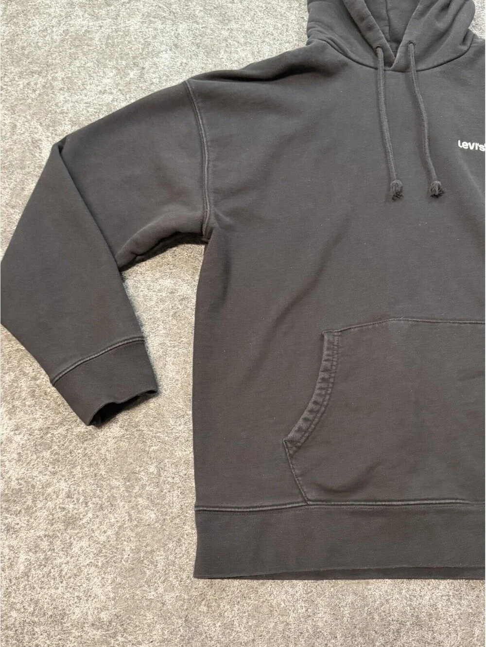 Levi’s Relaxed Fit Black Pullover Hoodie Men’s Large Minimal Logo Sweatshirt